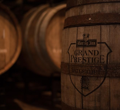 Hertog Jan vatgerijpt in een houten vat